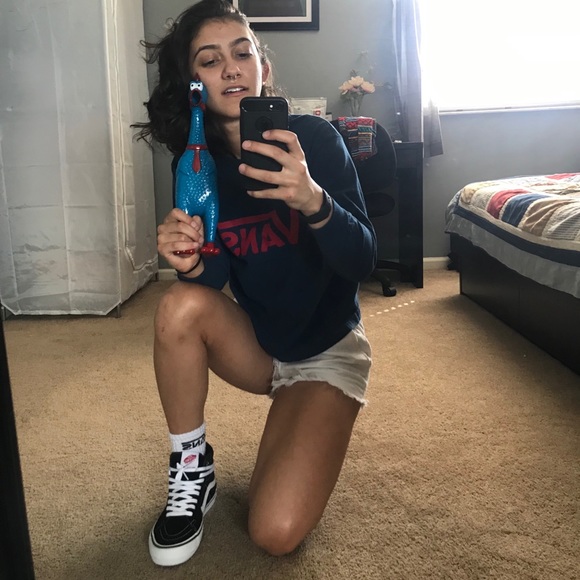 Meet your Posher, Gabriela! - Picture 3 of 7